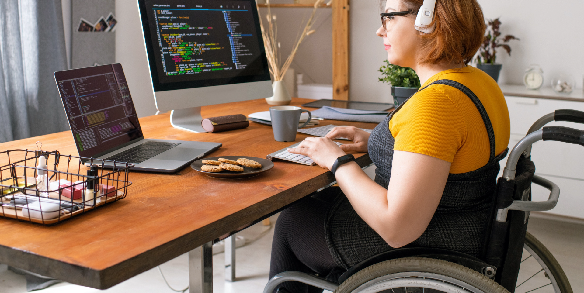 woman at computer in wheelchair