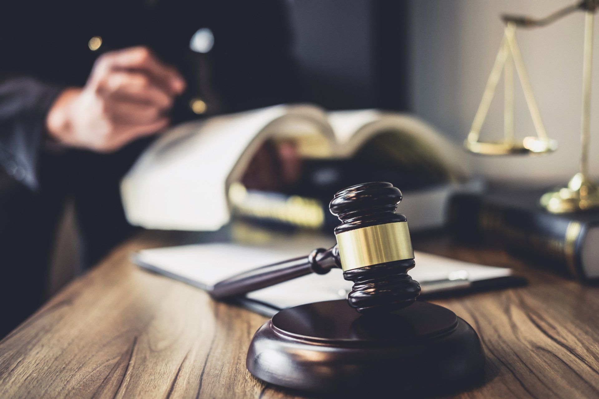 A Lawyer With Judge Gavel — Shelbyville, TN — Henegar Law Office A Lawyer With Judge Gavel — Shelbyville, TN — Henegar Law Office