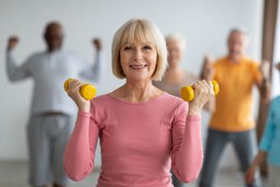 Keep Fit 60+ training van Trainen met Wendy in de gymzaal in Amsterdam Oost
