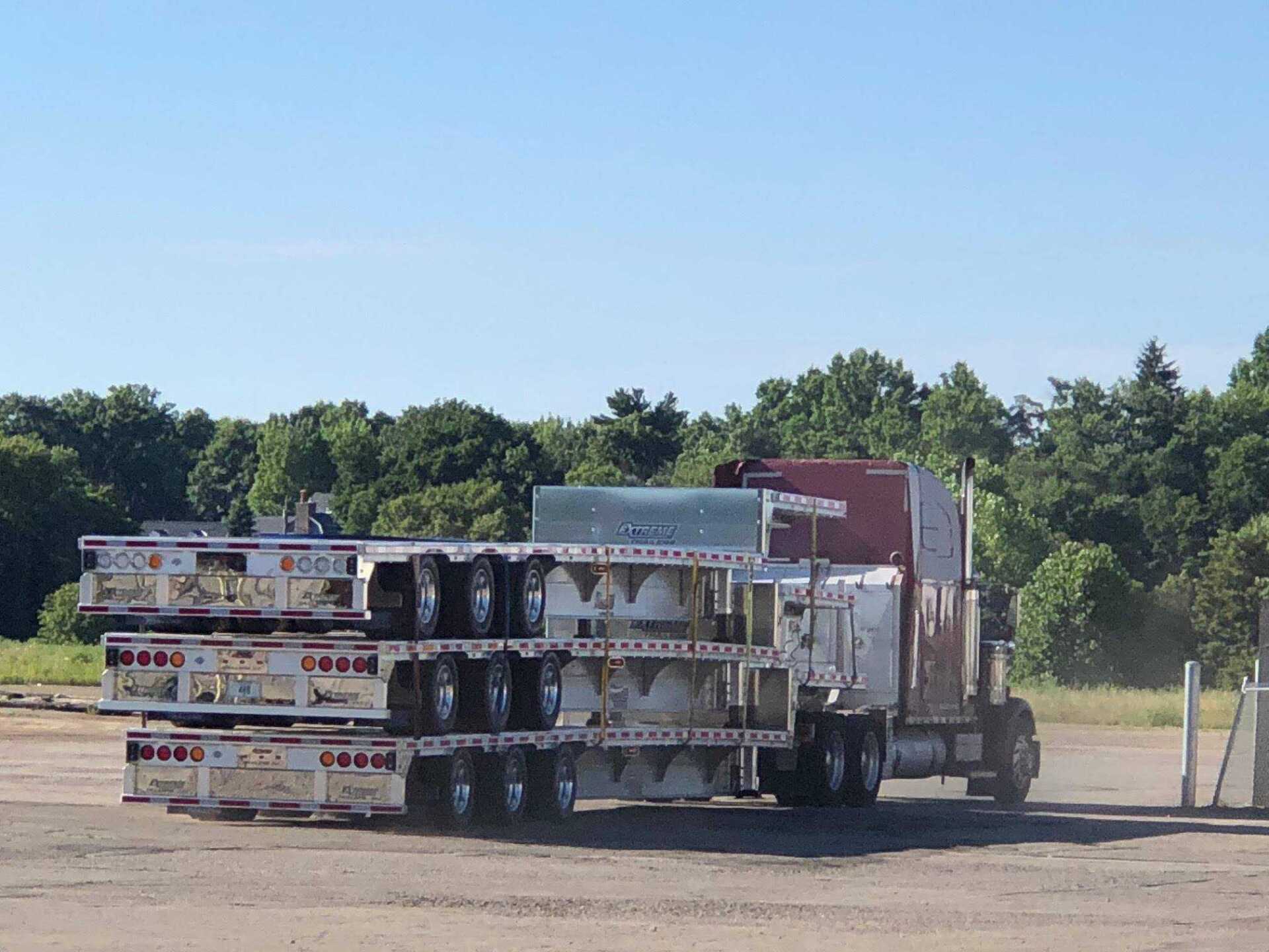 Photo Gallery Extreme Trailers Dunnage rack Trailer tool box