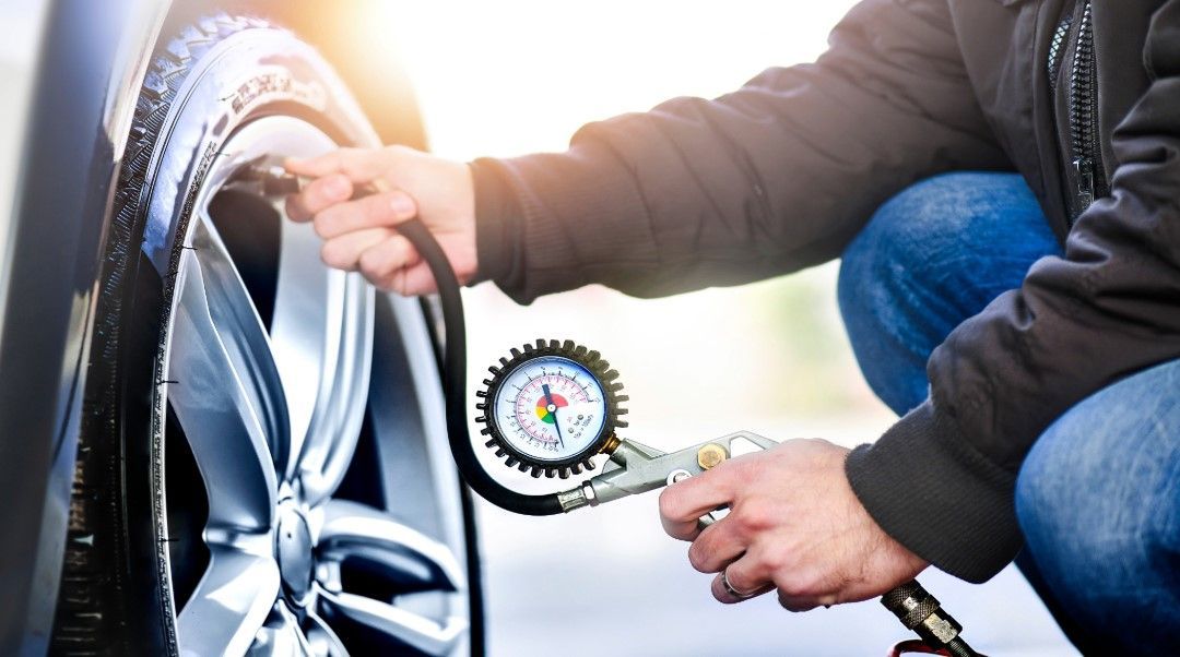 Tire Pressure CO&acirc;&sbquo;&sbquo; / Air Top-Off service in Burien at ABC Auto Repair
