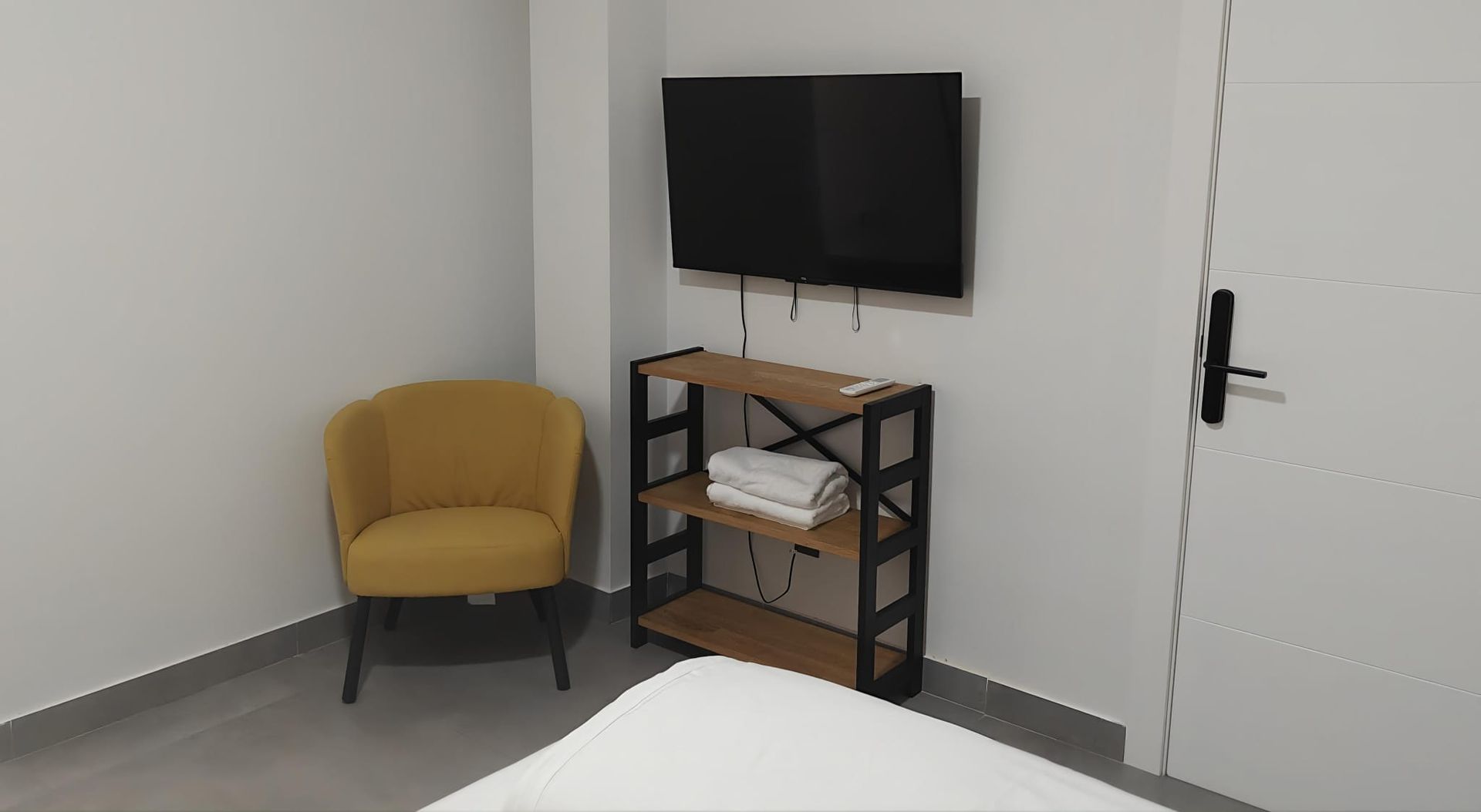 Habitación doble hostel nixar en centro de Almeria