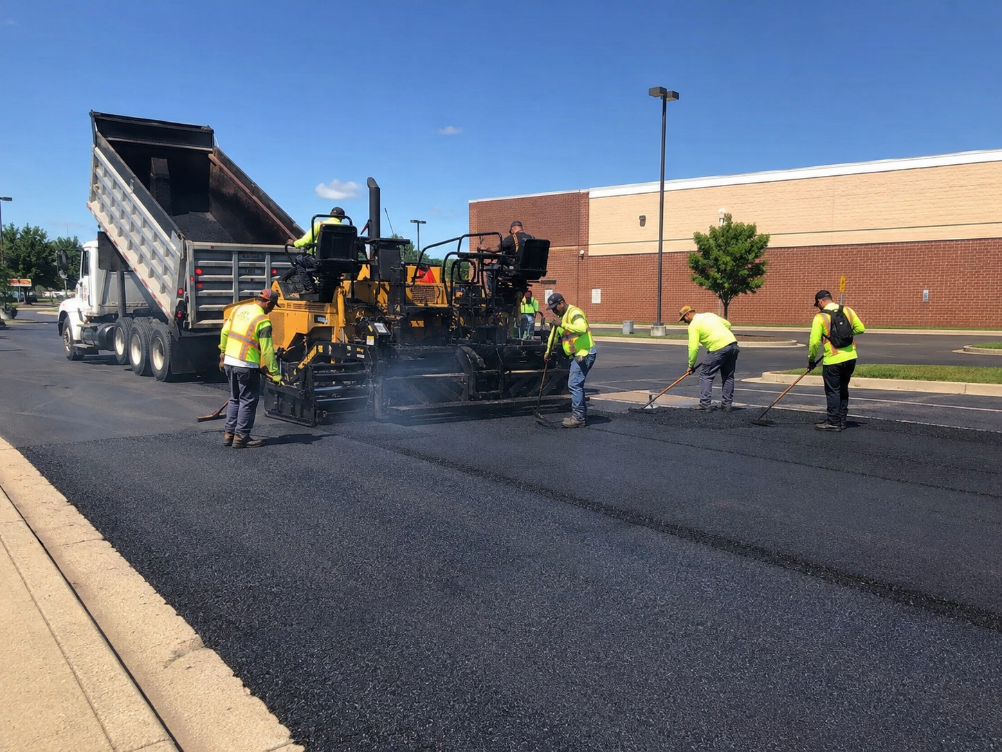 asphalt resurfacing for commercial parking lot repair