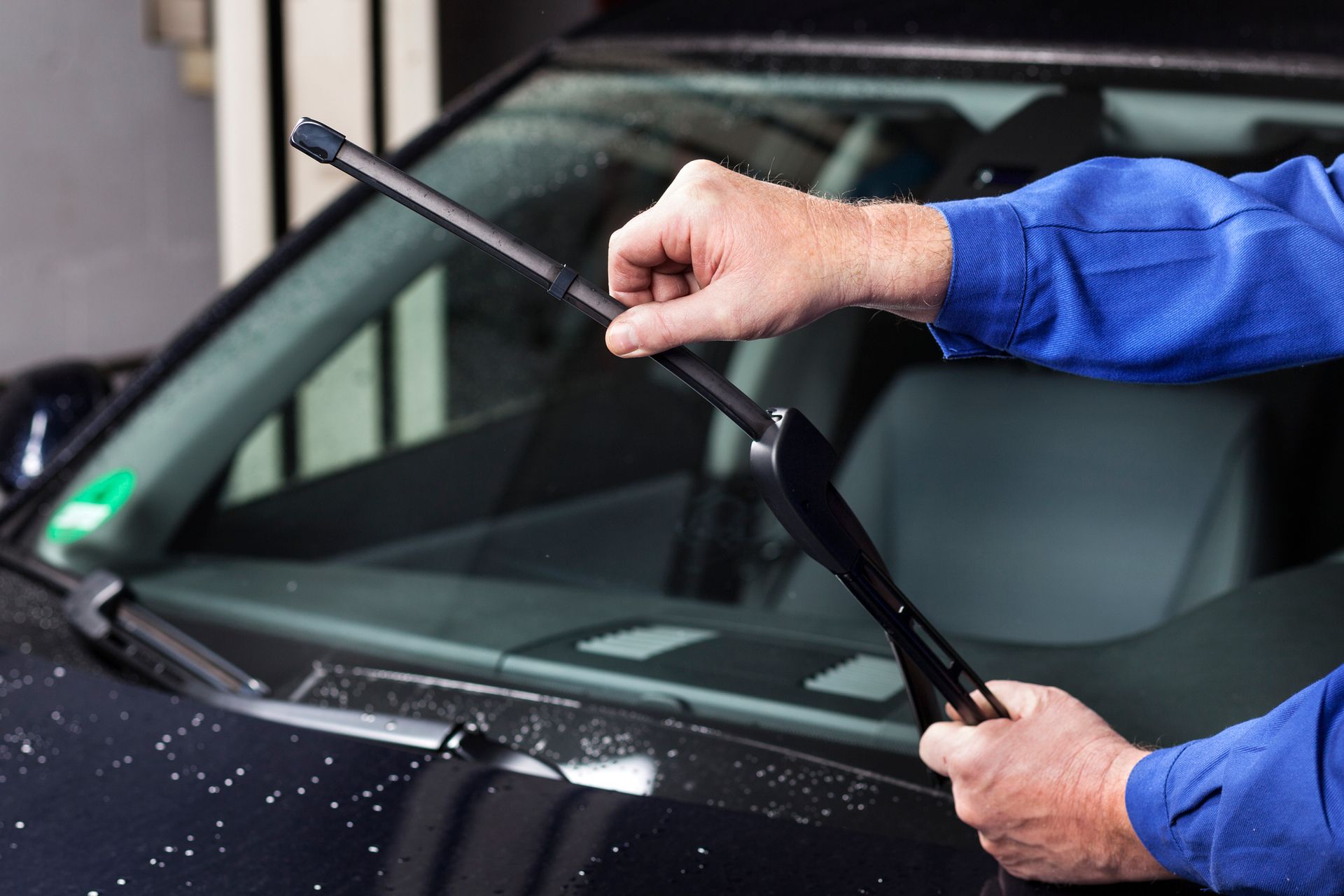 Replacing a Windshield Wiper Blade