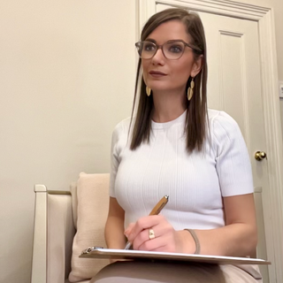 Niki Gelekis Therapist Counsellor