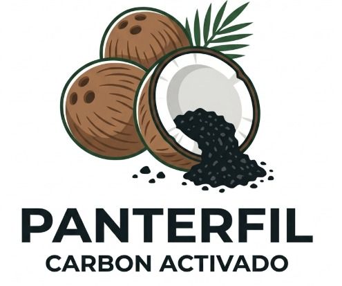 Logotipo de Panterfil Carbon Activado con cocos y carbón activado negro derramándose de una cáscara de coco