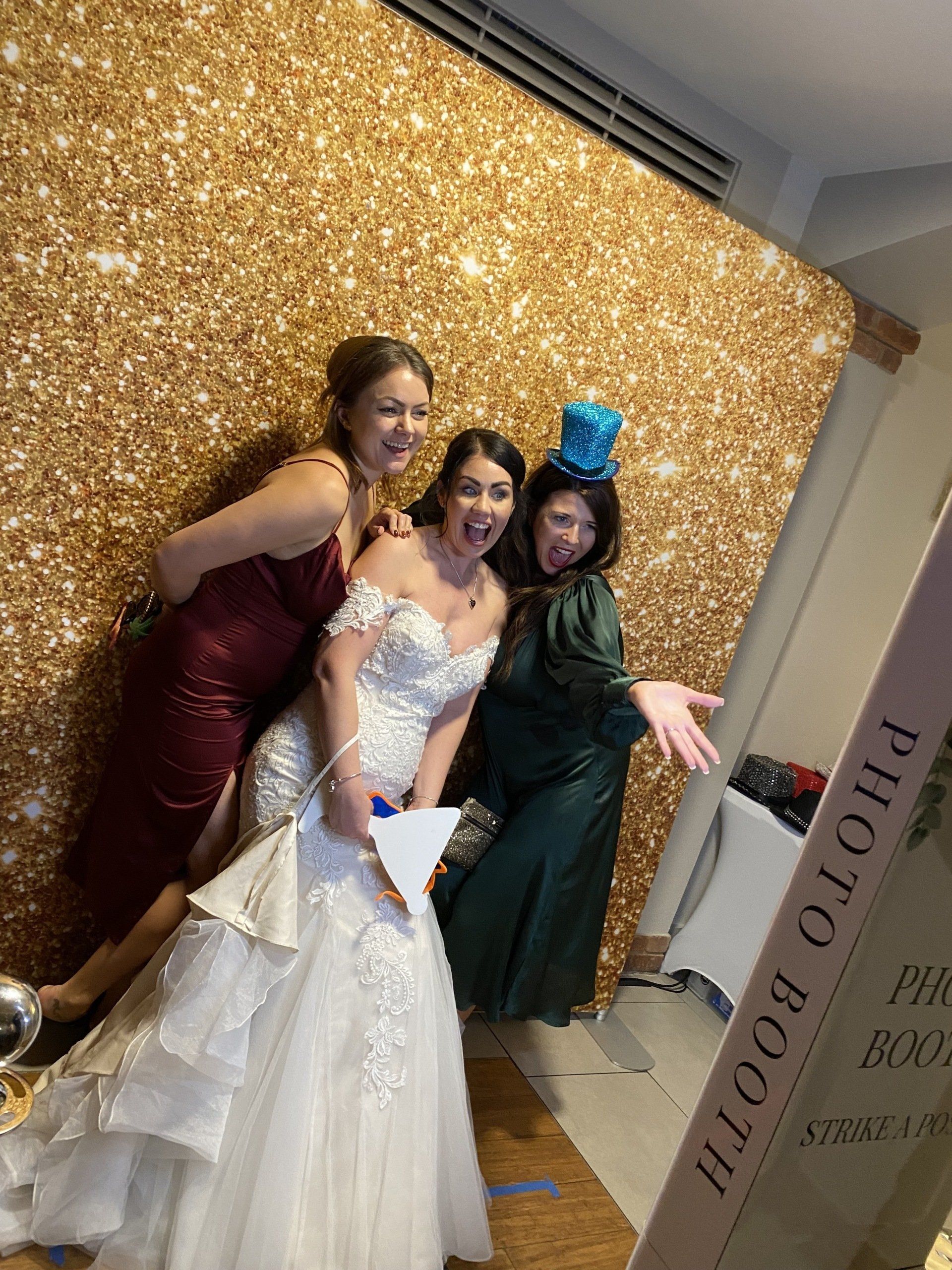 PHOTO BOOTH HIRE BASINGSTOKE