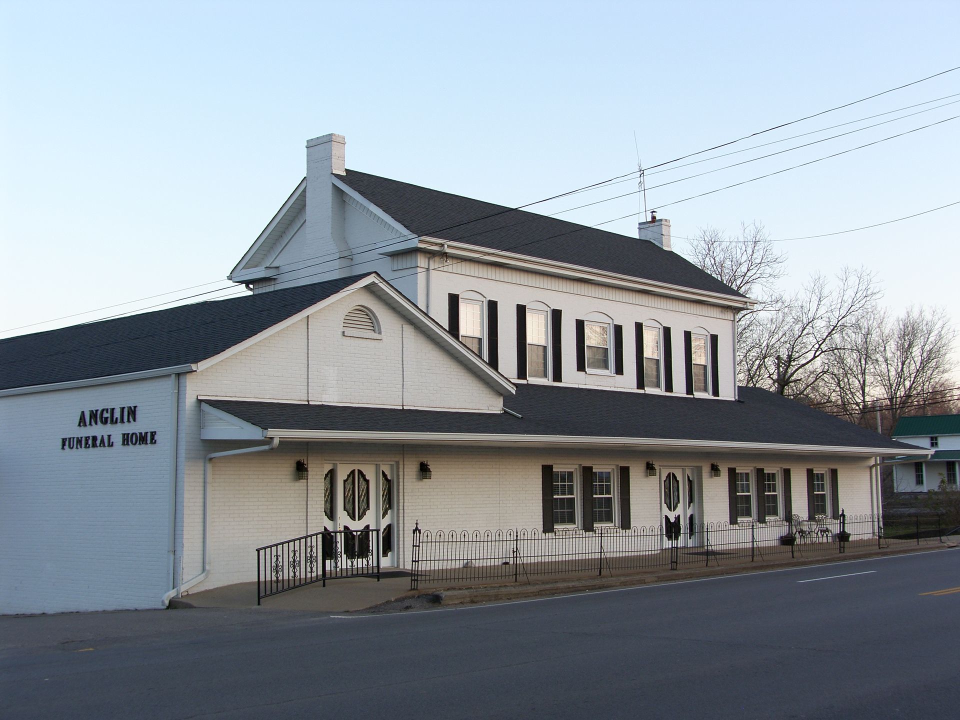 Exterior view of Anglin Funeral Home, Inc. in Dover, TN