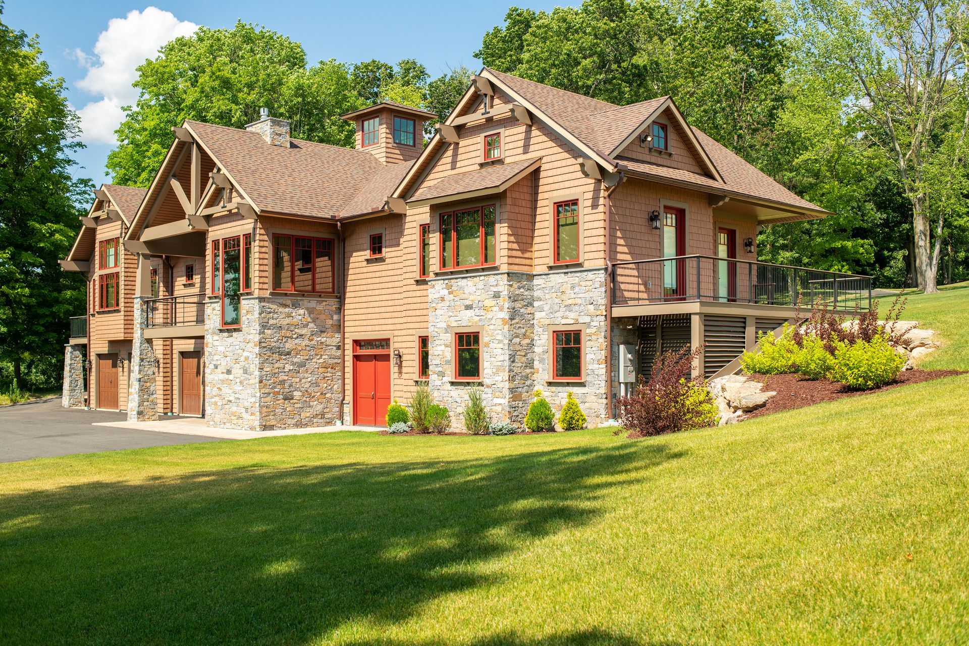 Deluxe lodges at GreatHorse
