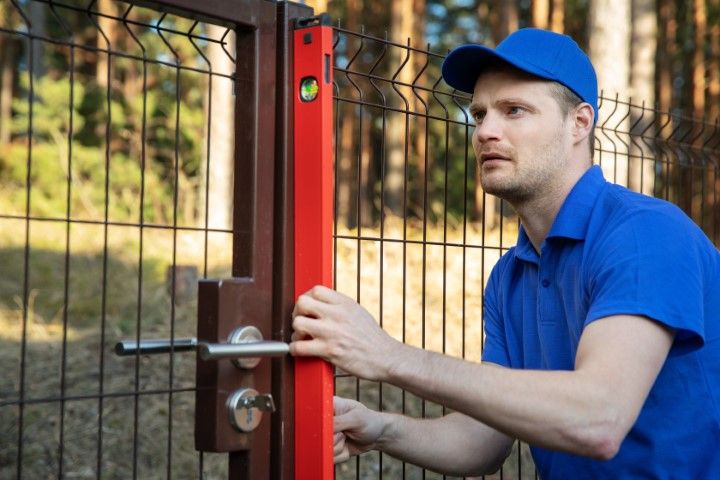 Professional fencing contractor in Alexandria Louisiana