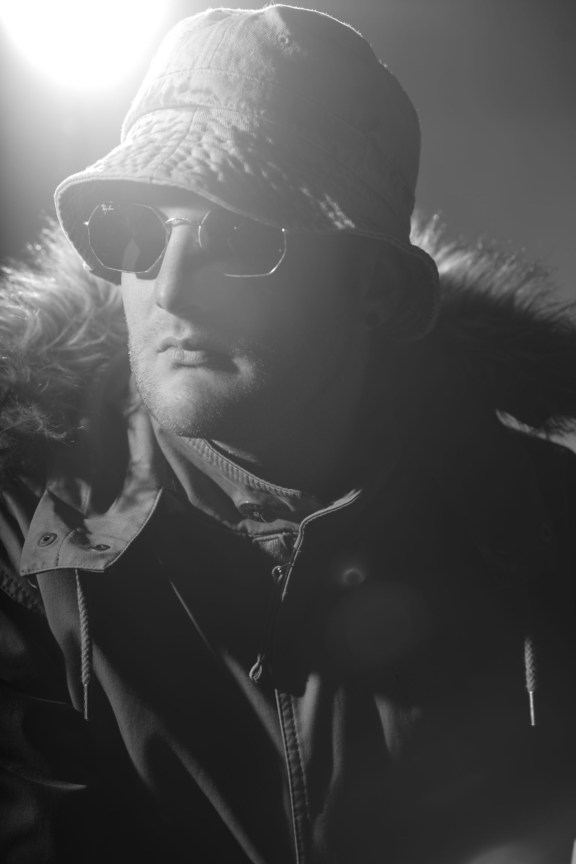 Tom White as Oasis