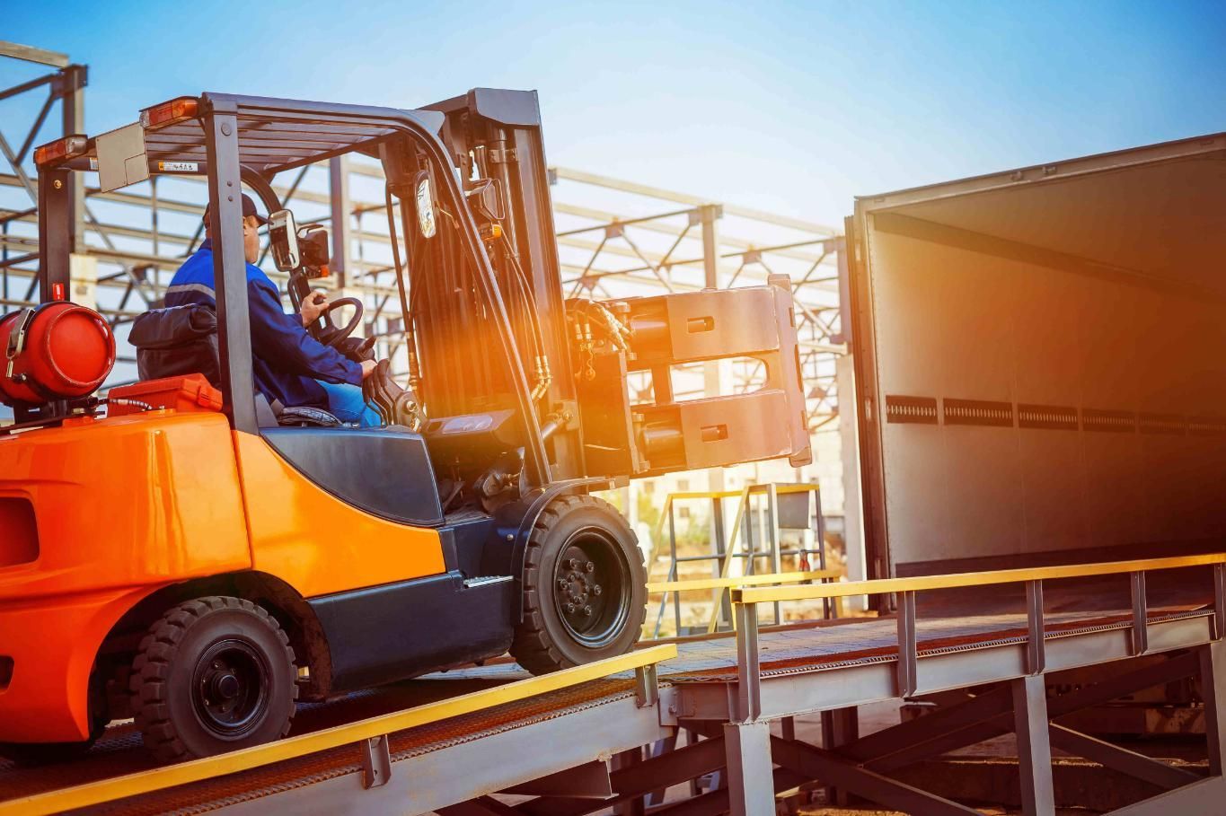 Forklift is Loading a Truck Into a Warehouse — Transforce in Orange, NSW