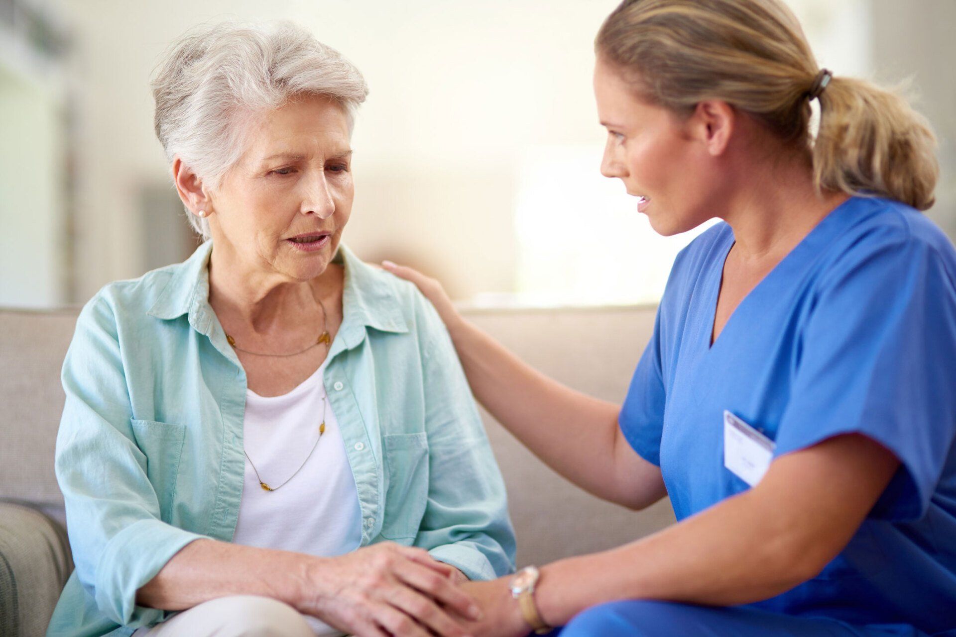 Caregiver Consoling A Senior Patient | Oak Lawn, IL | HIBERNIAN HOME CARE