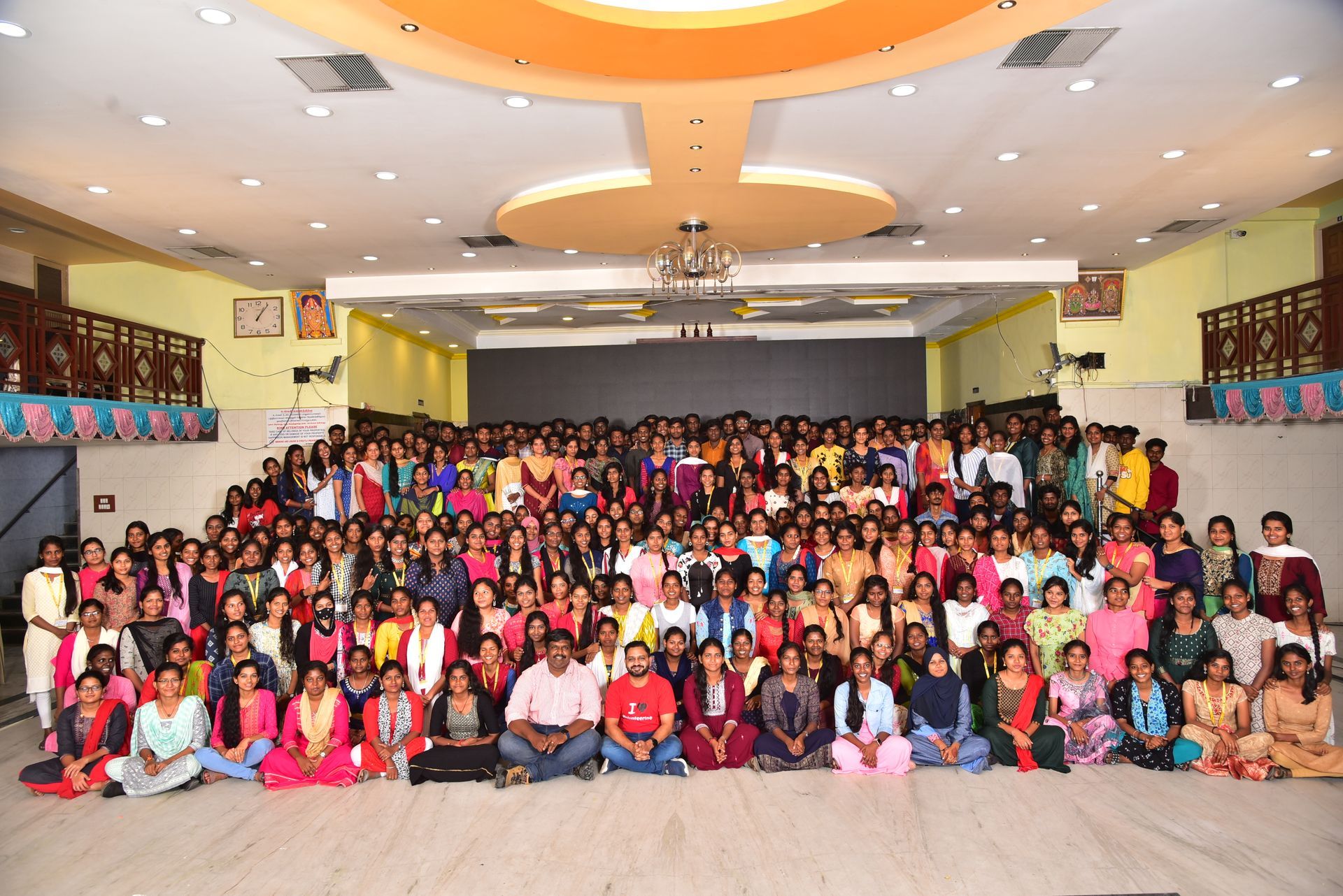 A group picture of IATC scholars from Team Everest