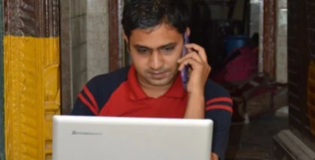 Karthee Vidya speaking on phone