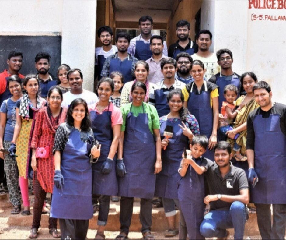 A group photo of Team Everest volunteers