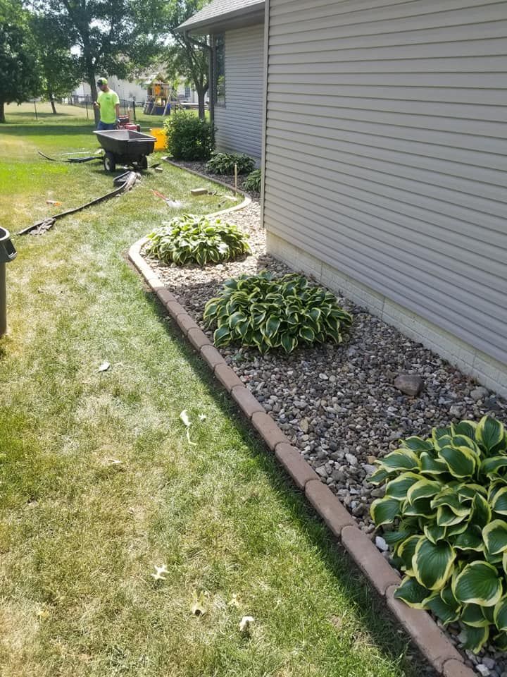 Landscape | Cedar Falls IA |  Professional Lawn Care |