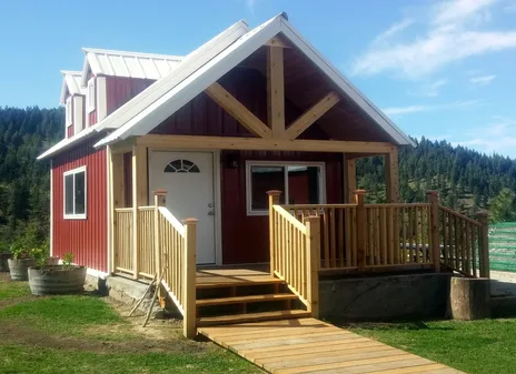 Cabin built by Superior Pole Buildings