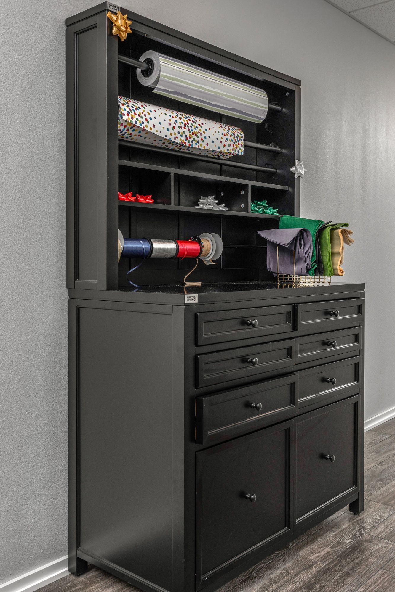 The Pines - gift wrap station