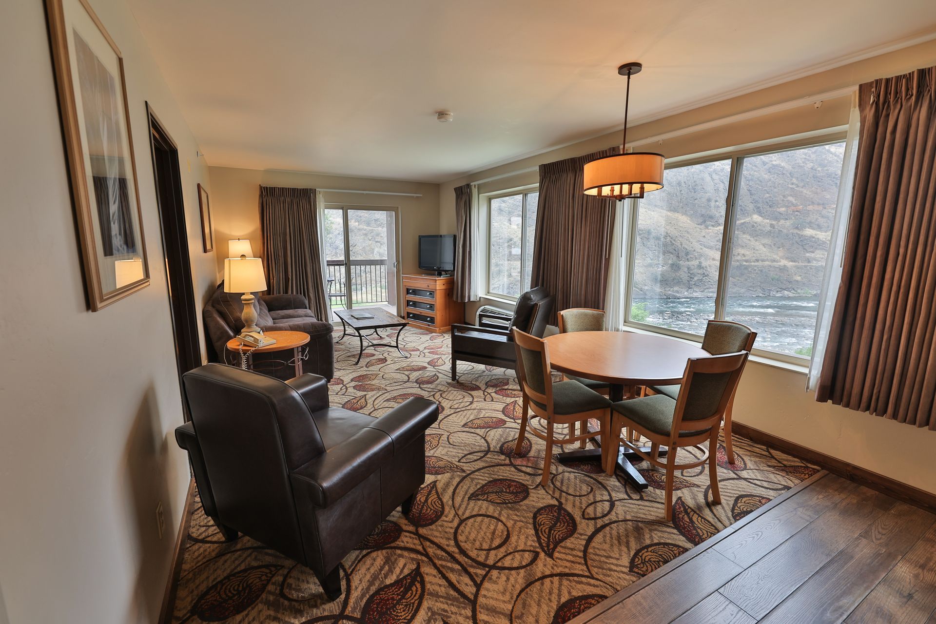 white salmon hotels