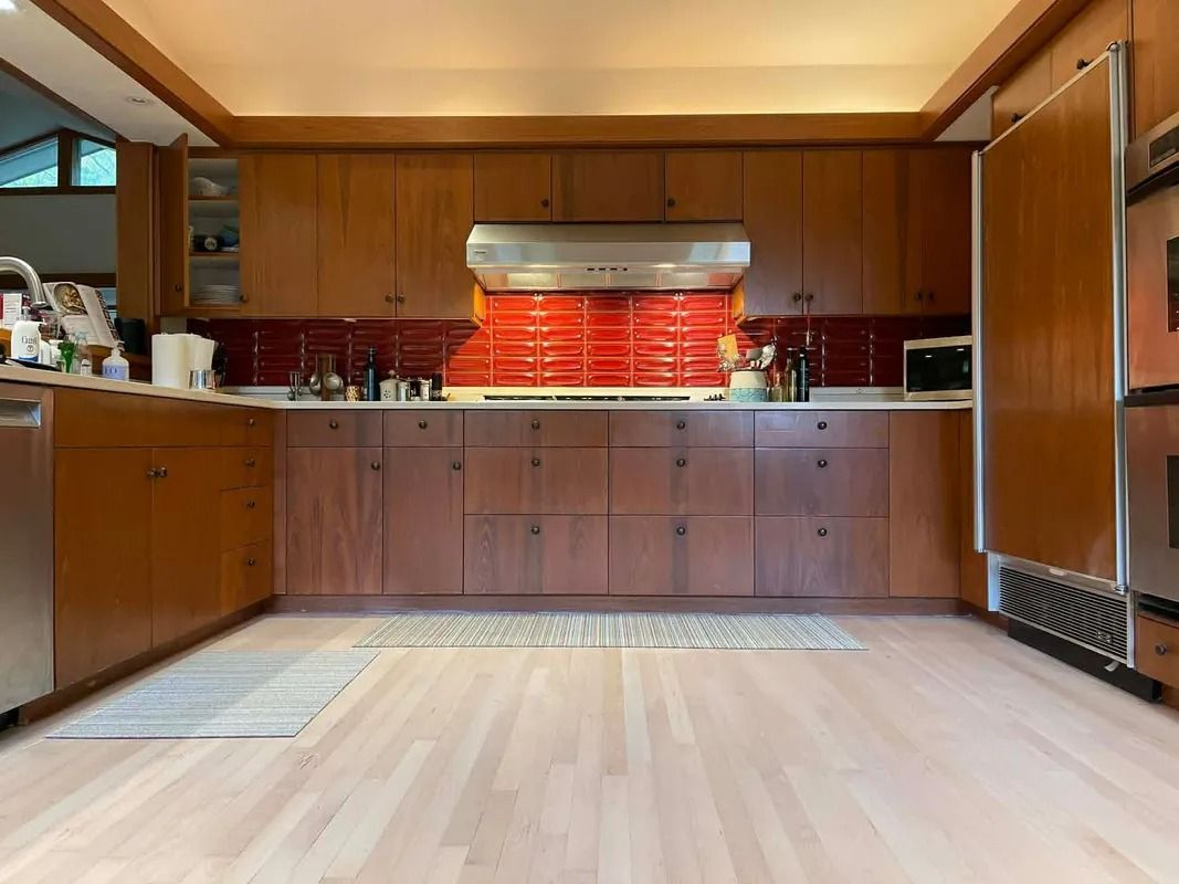 RECLAIMED HARDWOOD FLOORING