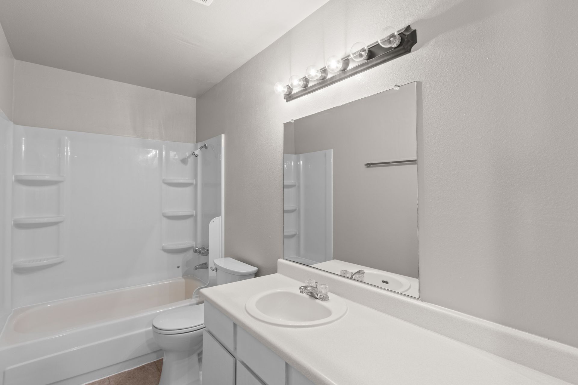 Spacious bathroom with tub