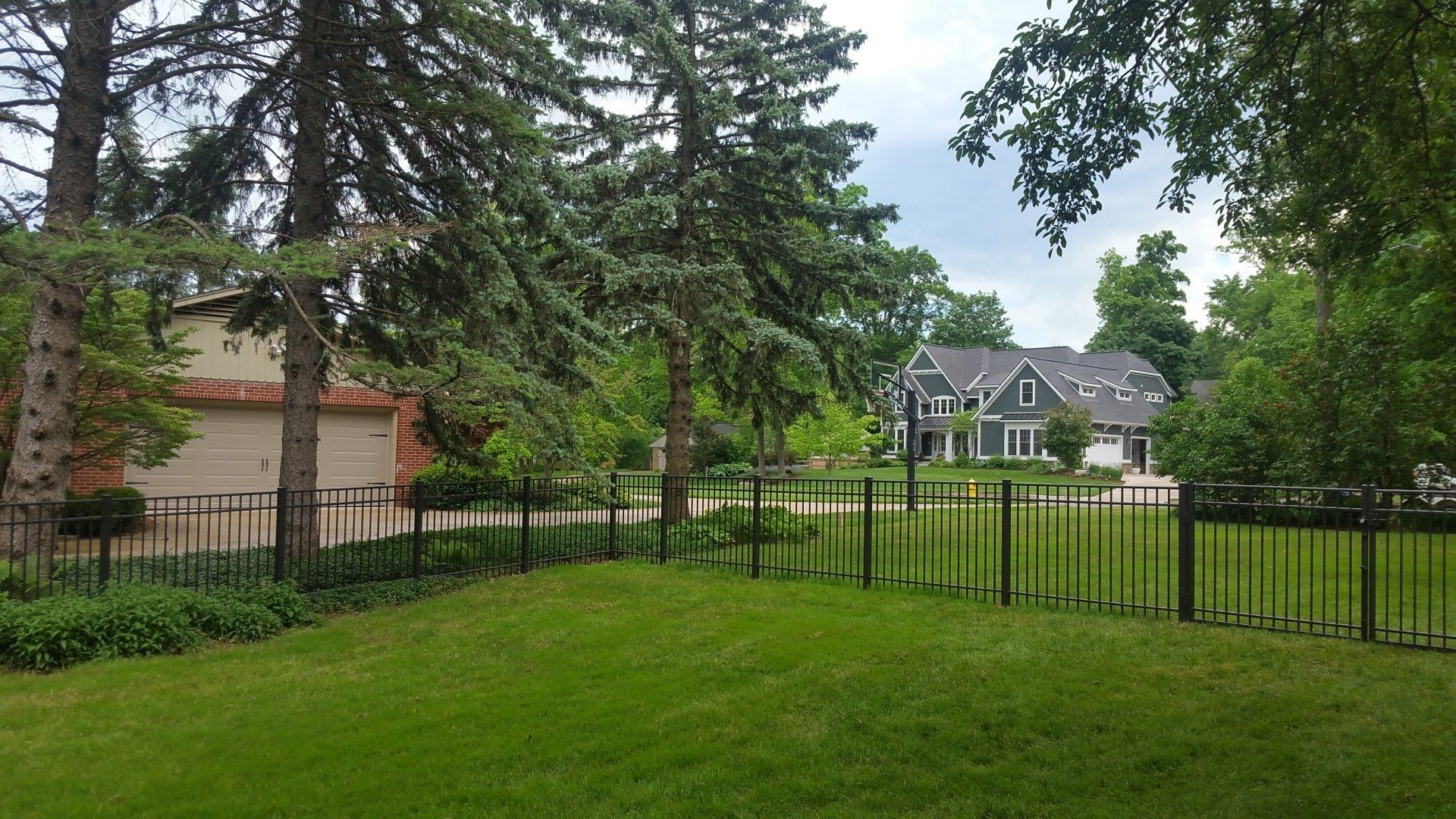 Backyard Vinyl Fence — Grand Rapids, MI — MetroFence