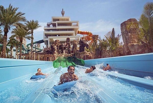 Atlantis waterpark with Tour Visionary
