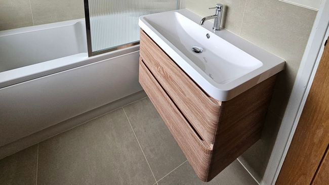 Bathroom fitting