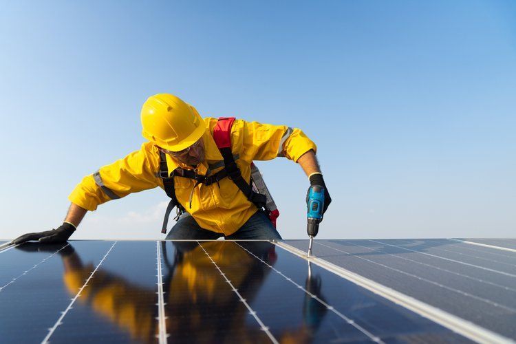 solar roof maintenance tech