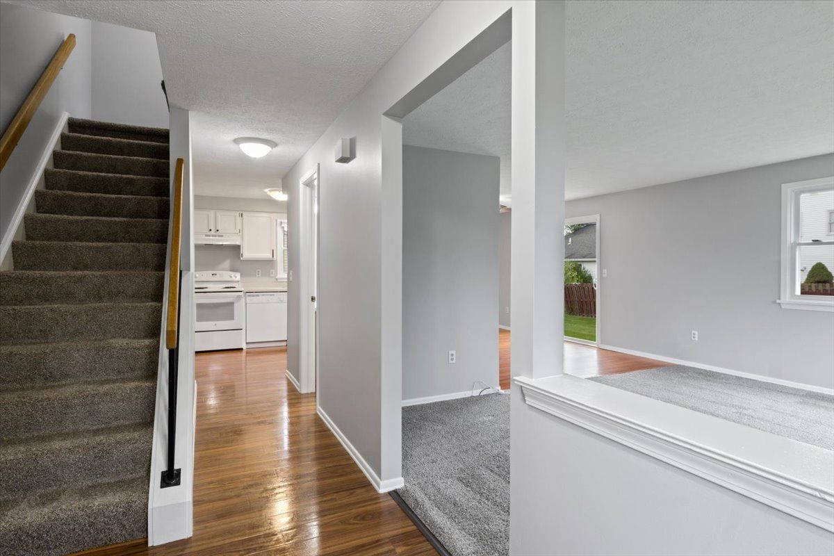 Summit Knolls Apartments & Townhomes Photo Gallery