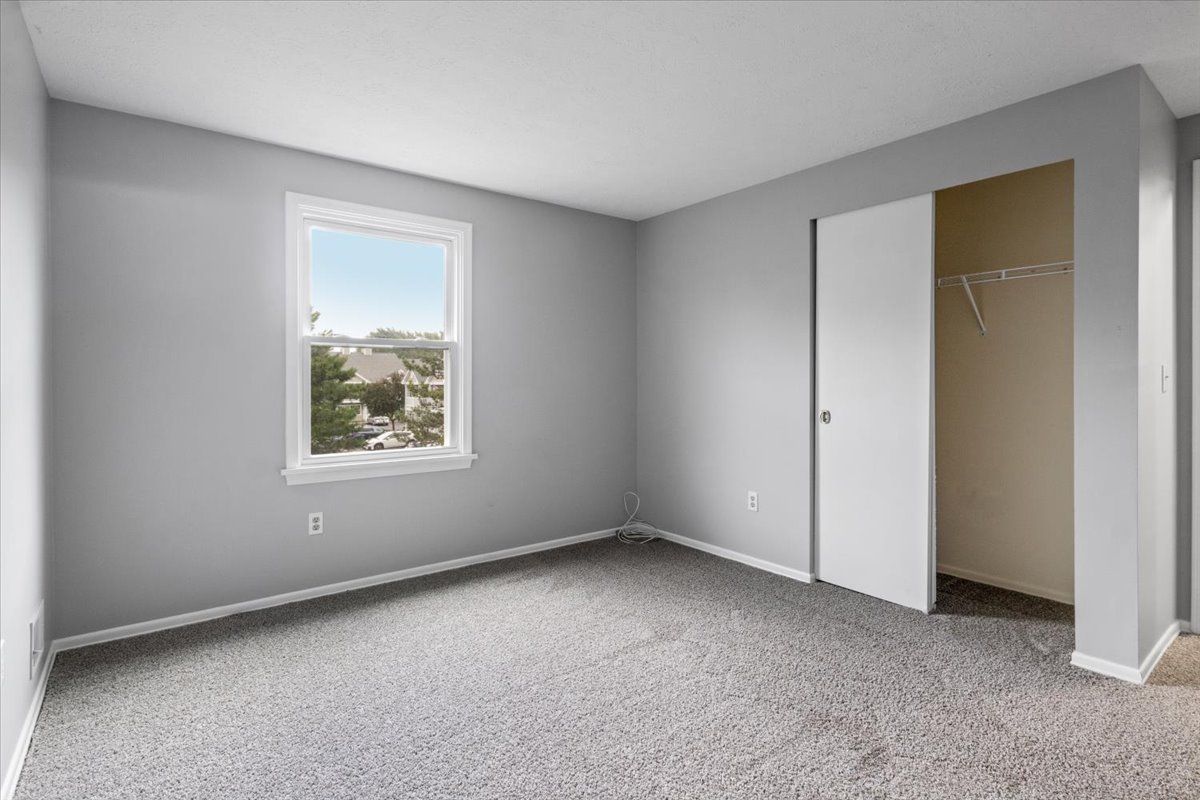 Summit Knolls Apartments & Townhomes Photo Gallery