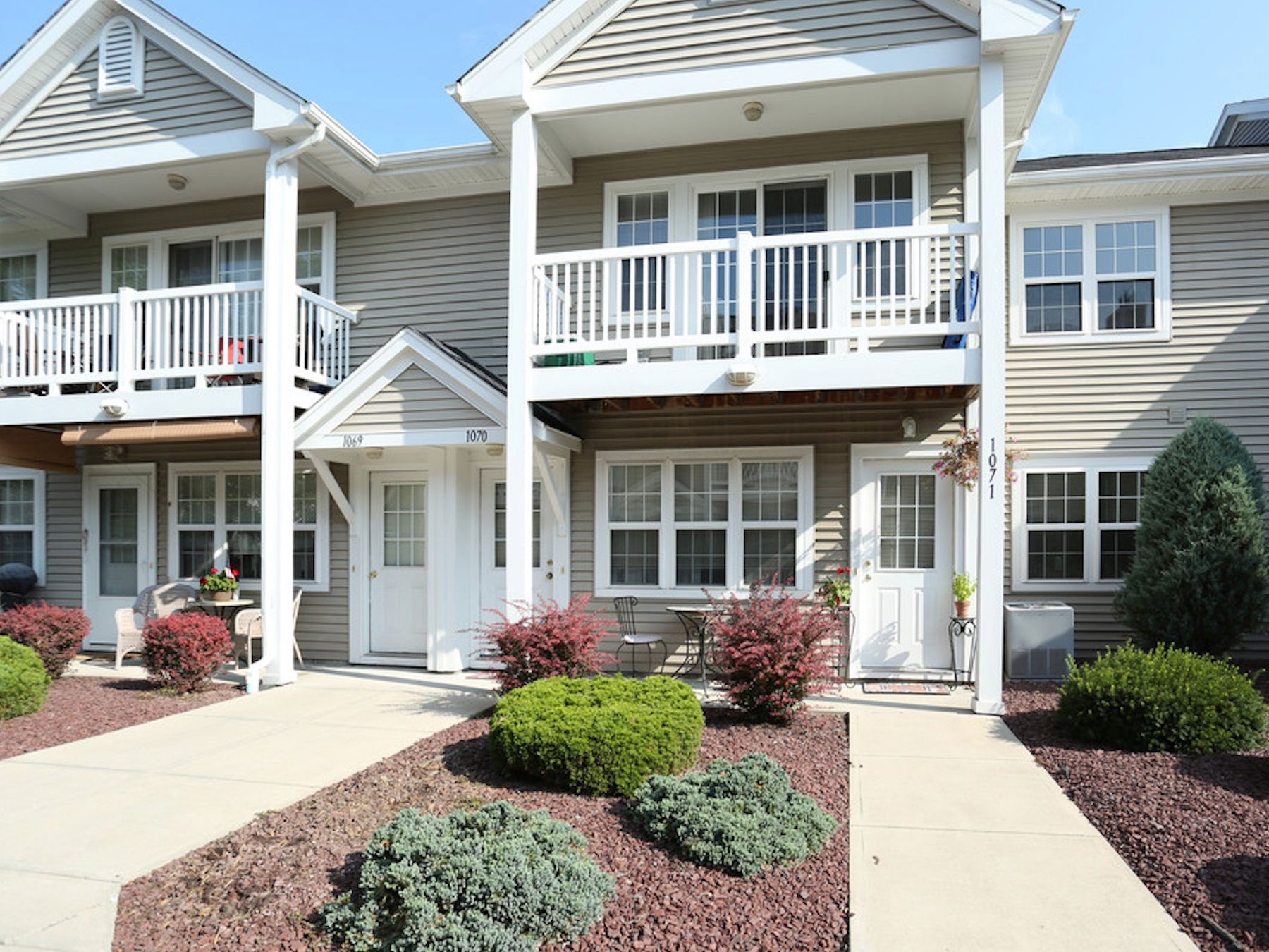 Summit Knolls Apartments & Townhomes Photo Gallery