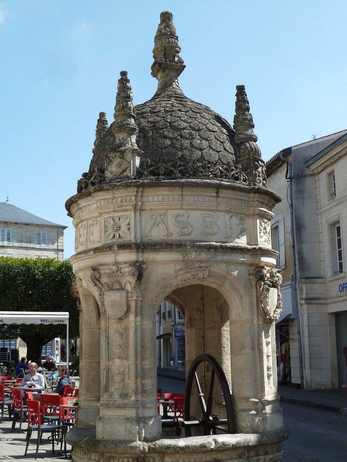 The Pilori well in St Jean d'Angely