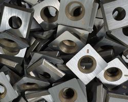 鎢鋼刮刀、墊片研磨及捨棄式刀片重工