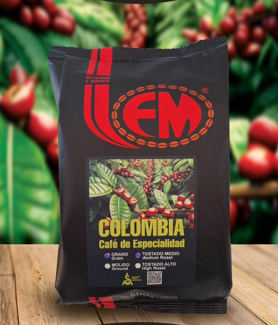 Una bolsa de café negra con la etiqueta 
