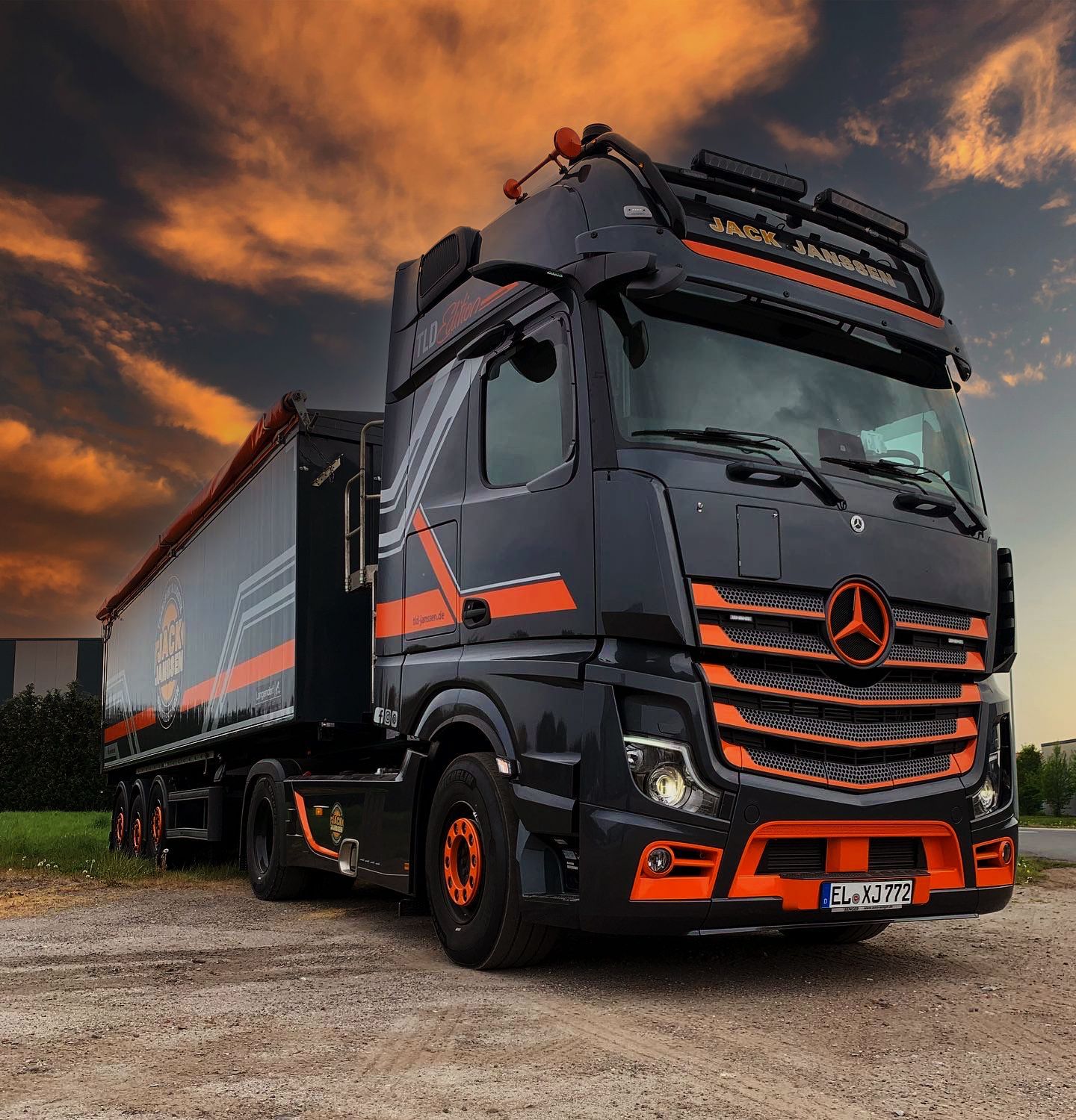 Wir suchen Berufskraftfahrer für den Fernverkehr (m/w/d) bei Jack Janssen