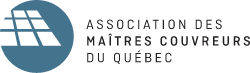 Logo de l’Association des Maîtres Couvreurs du Québec avec texte noir et symbole bleu.