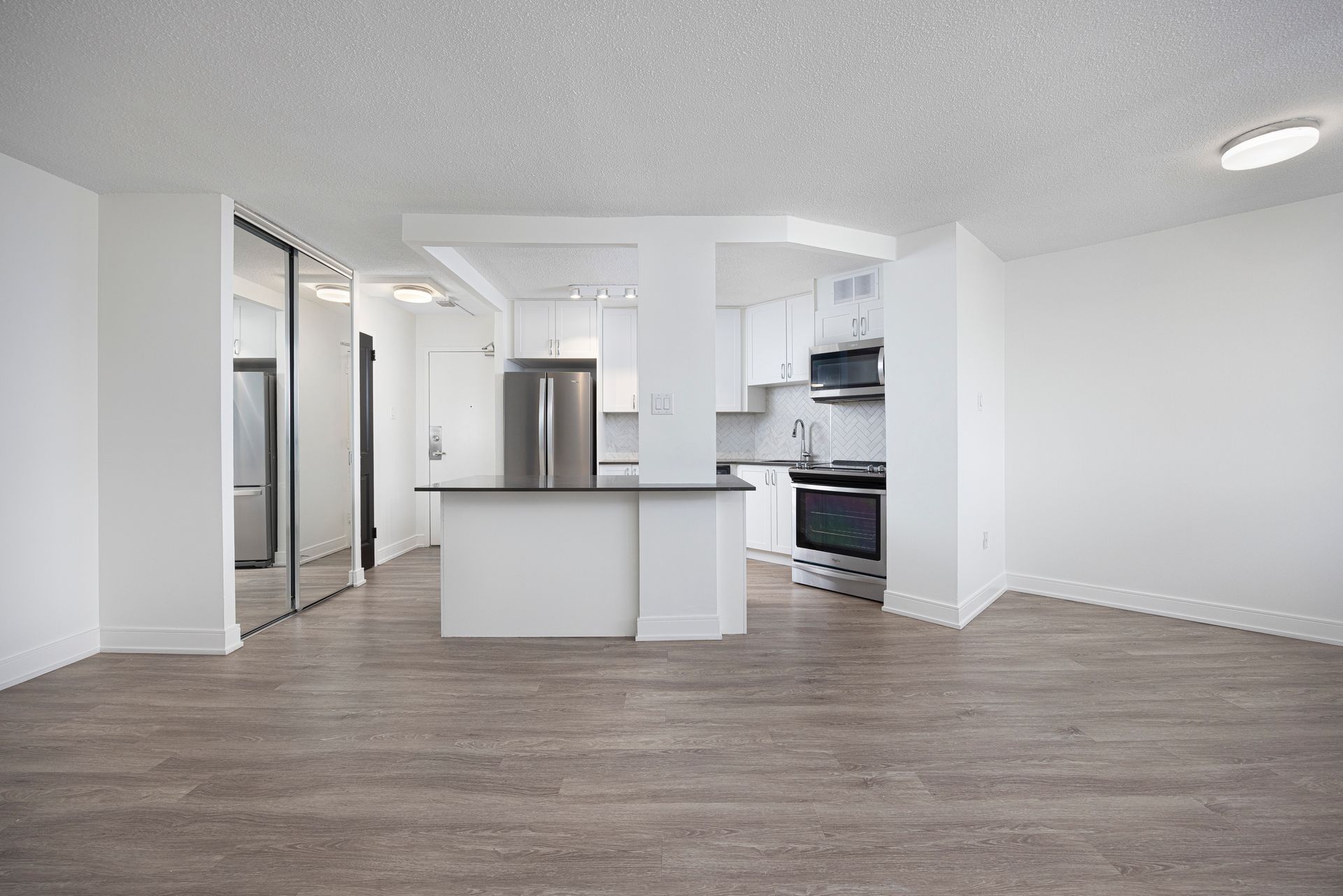 1, 2, and 3 Bedroom Apartments 3122 Hurontario