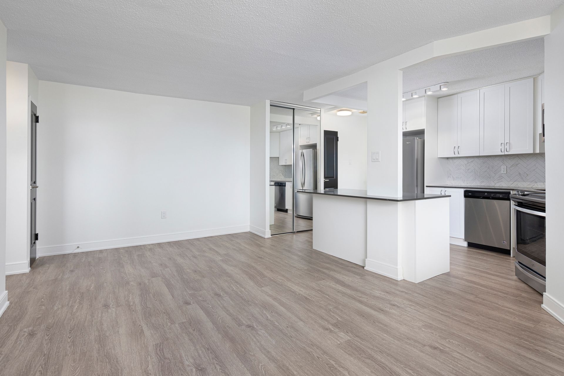 1, 2, and 3 Bedroom Apartments 3122 Hurontario