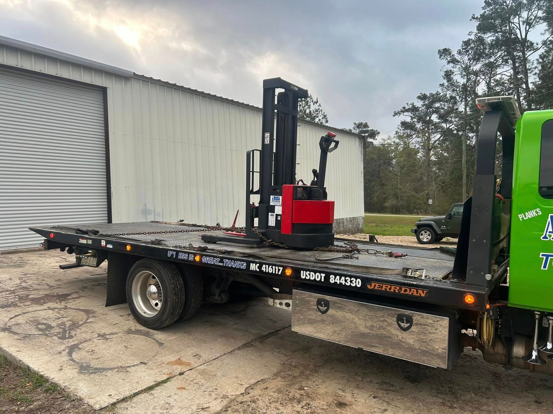 Tow truck 