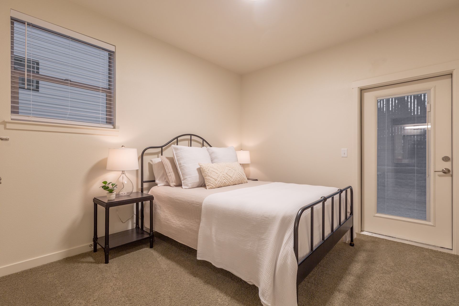 anderson court bedroom