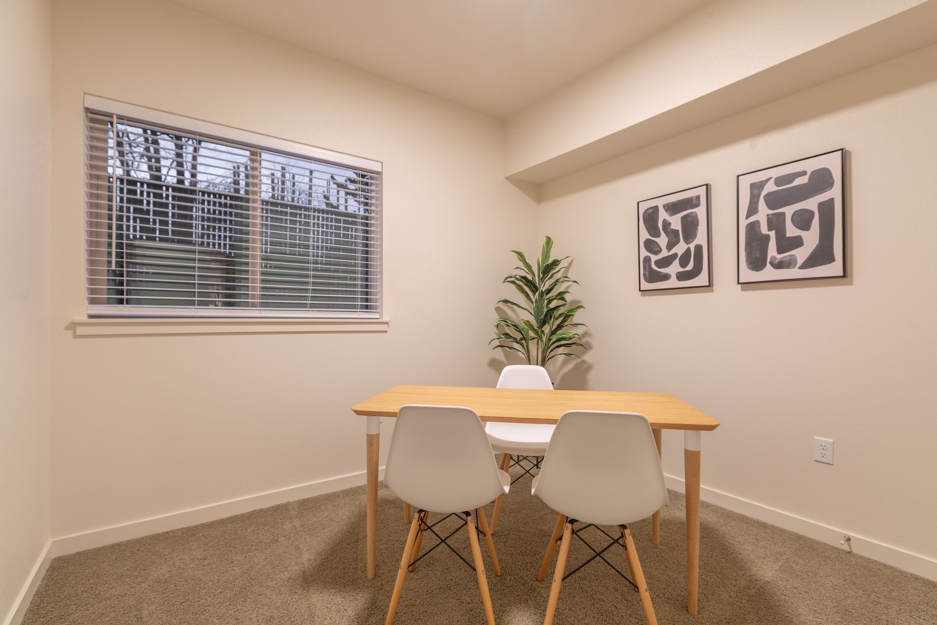 anderson court dining room