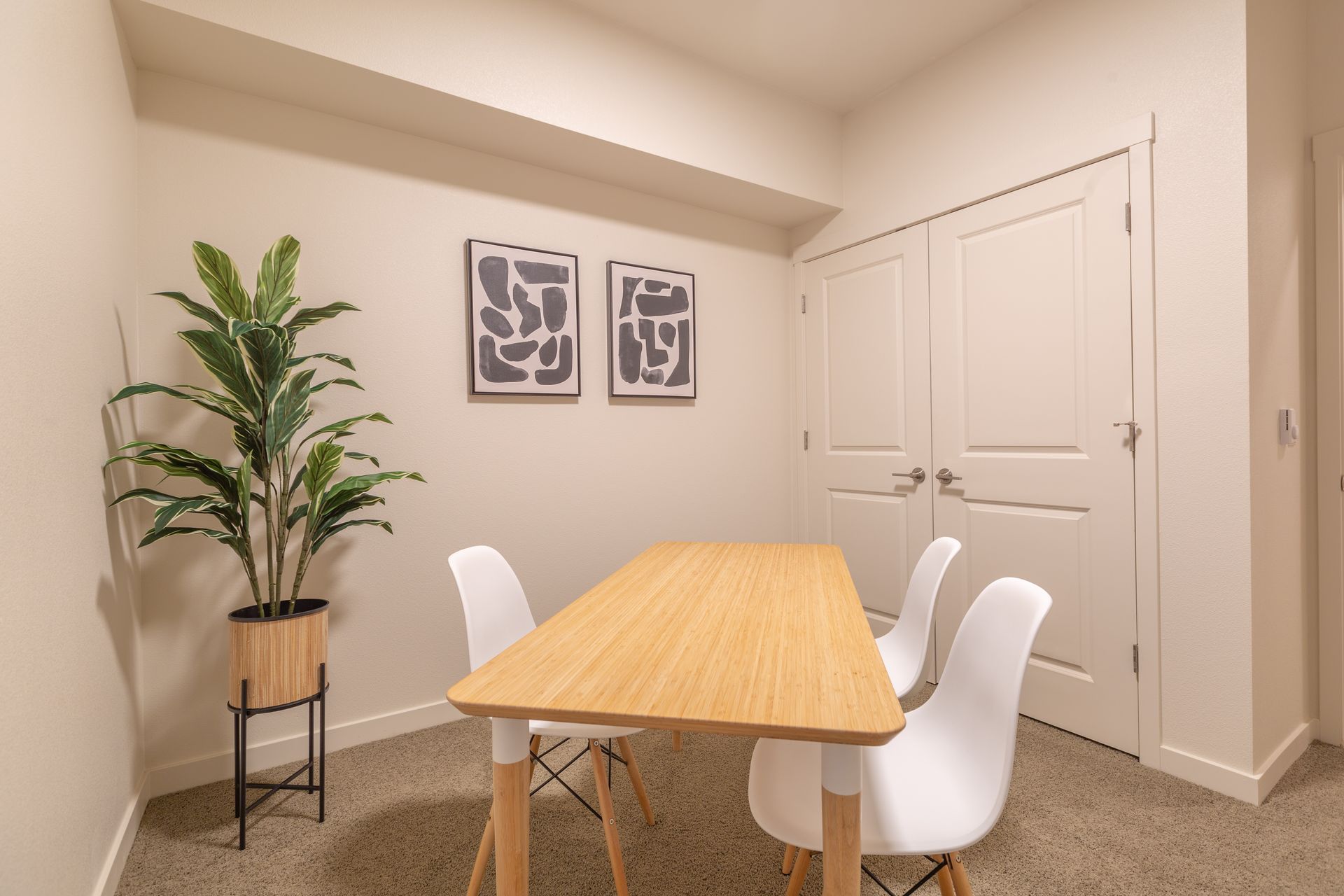 anderson court dining room