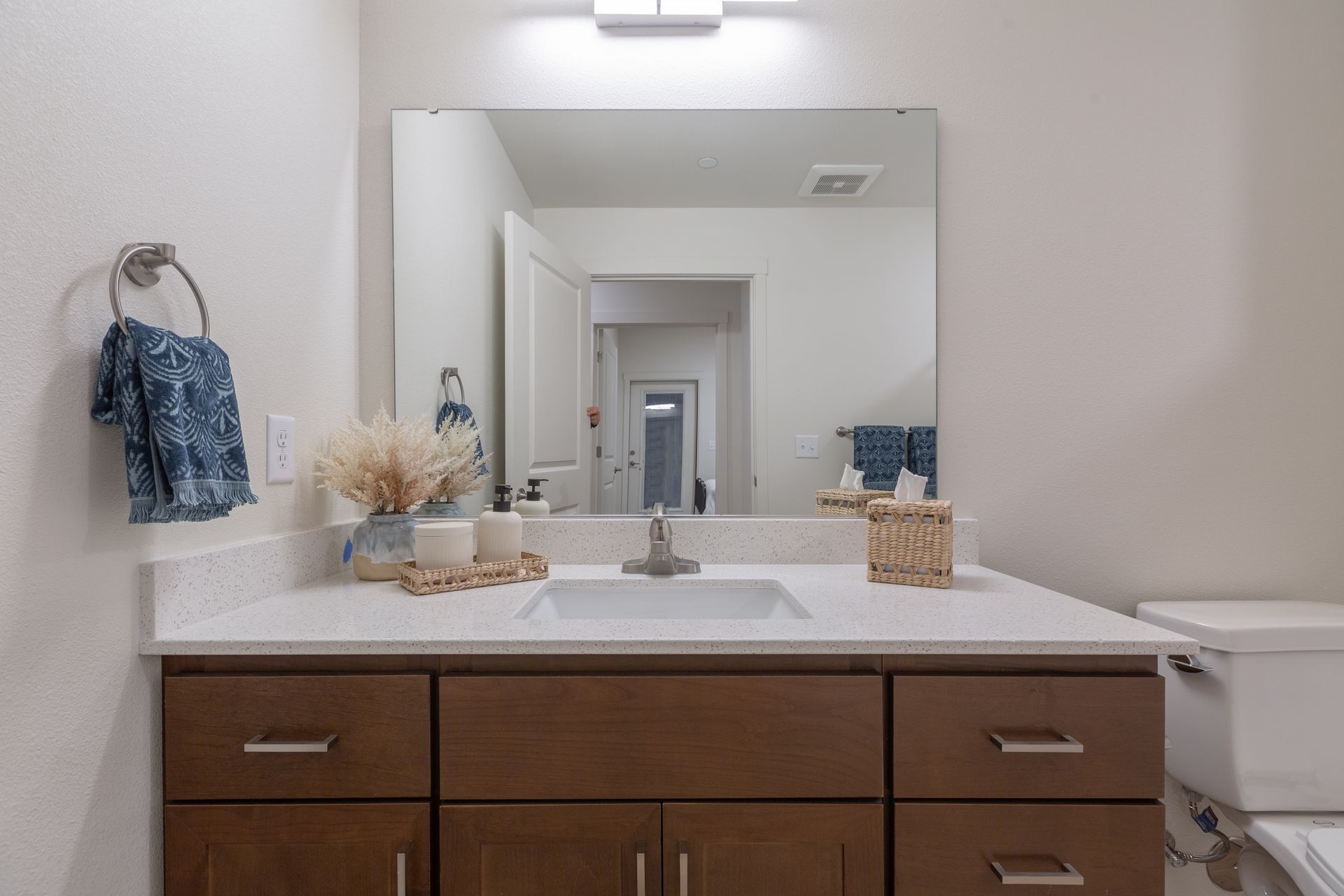 anderson court bathroom