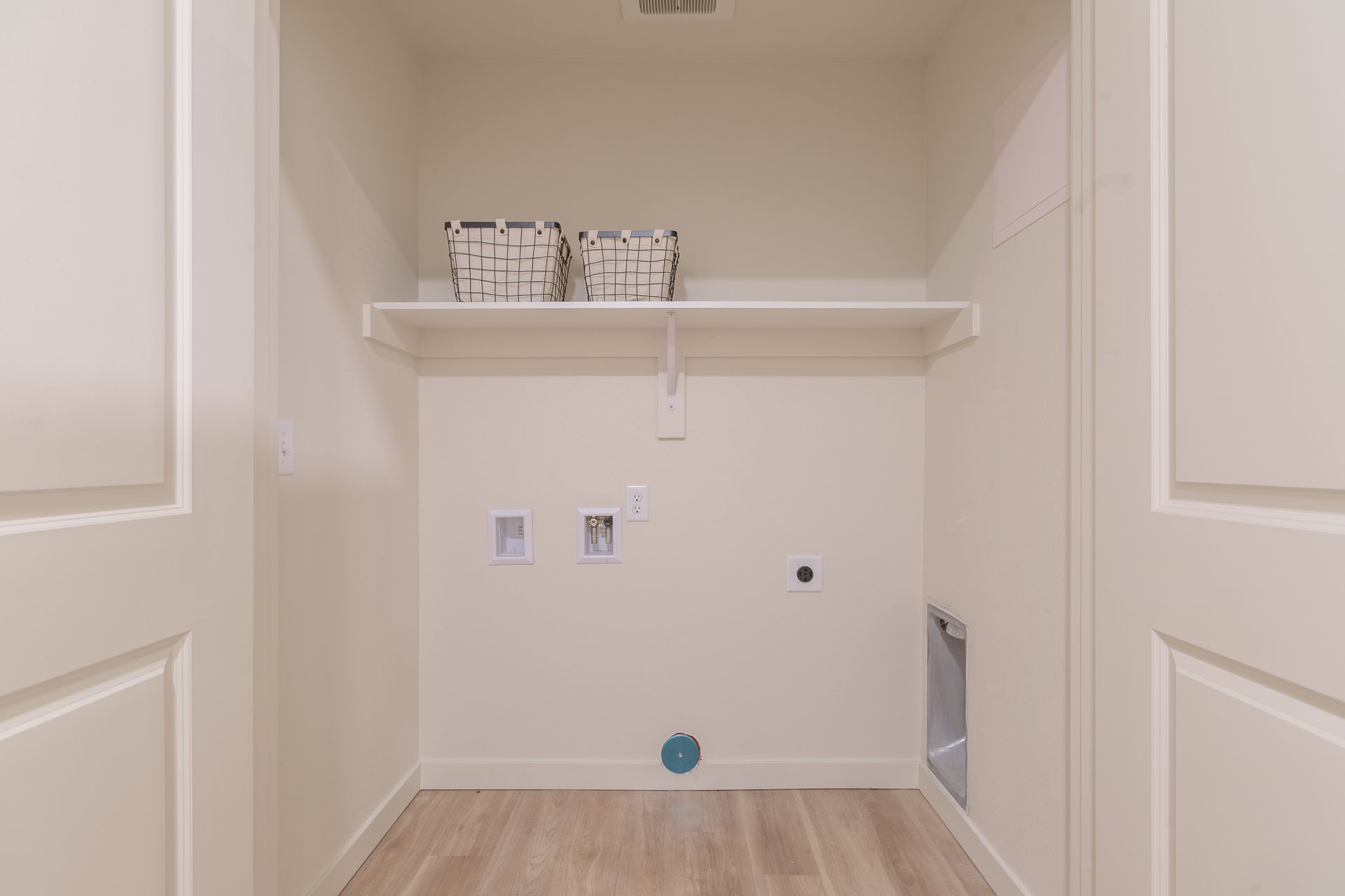 anderson court closet