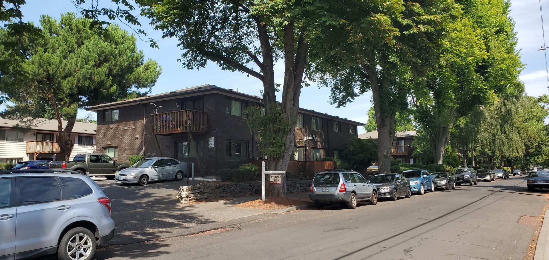 Irvington Plaza exterior