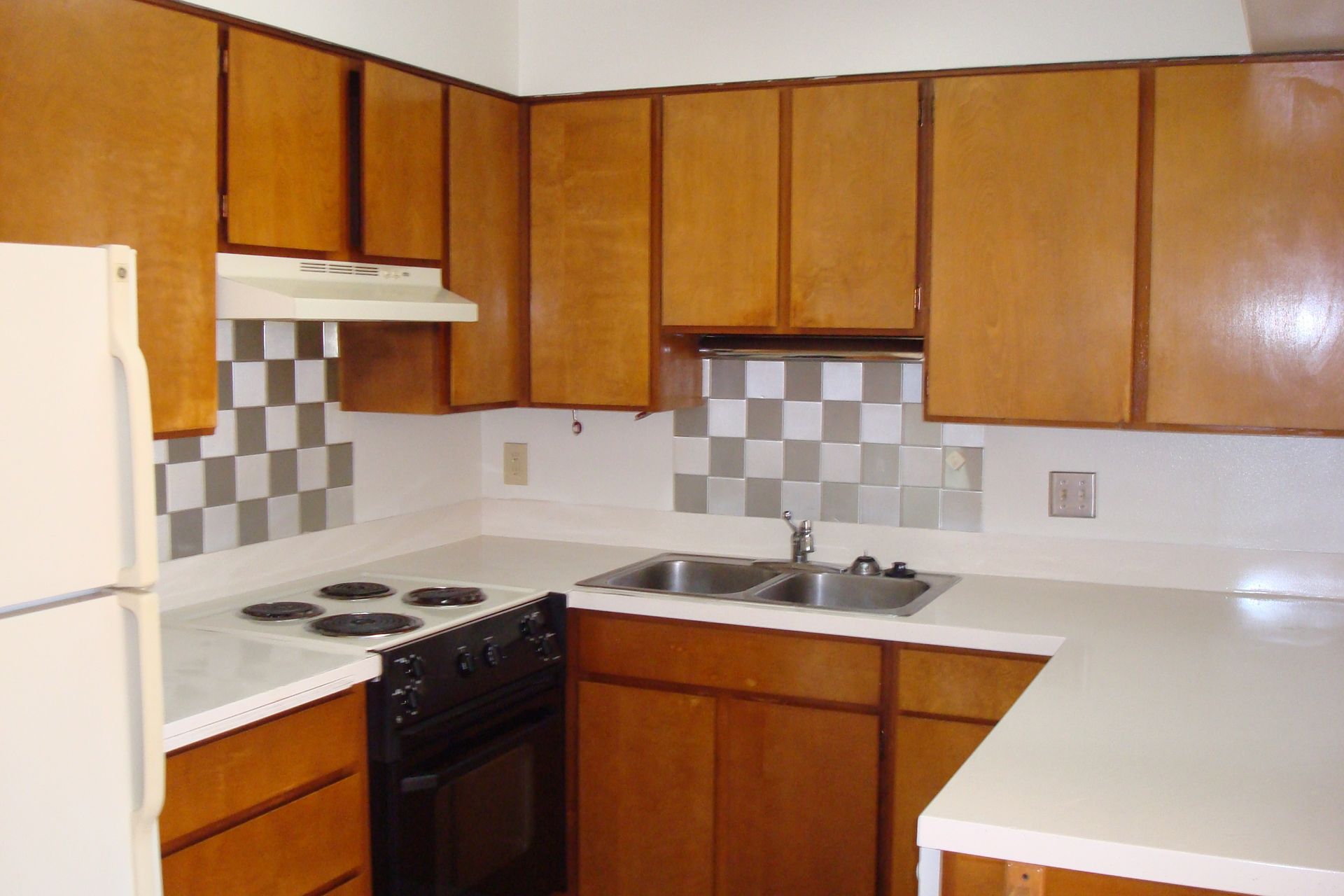 Irvington Plaza kitchen