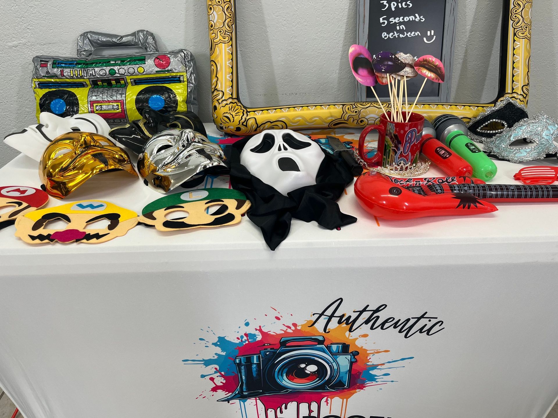 palm springs ca photo booth props