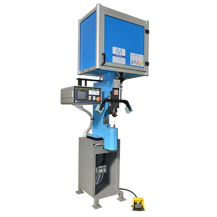 auto feeding riveting machine